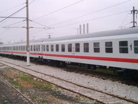 Bahçe´de yolcu treni raydan çıktı