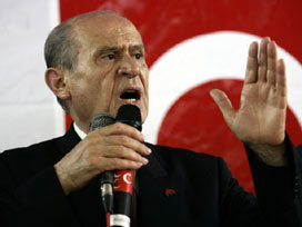 Bahçeli'den başörtüsüne açık çek 