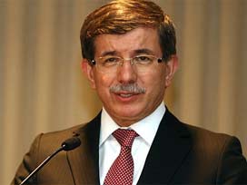 Bakan Davutoğlu, Erbakan'ın evinde 