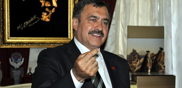 Bakan Veysel Eroğlu'nu gururlandıran nine