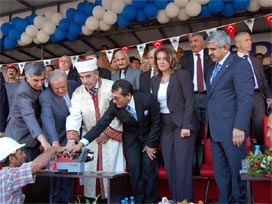 Bardakoğlu: Başı açık olan da Müslüman