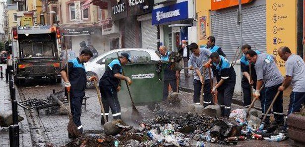 Beşiktaş'ta barikatlar kaldırılıyor 