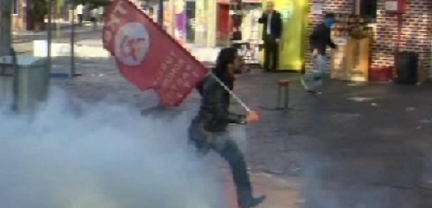 Beşiktaş'ta gruba polis müdahale ediyor 