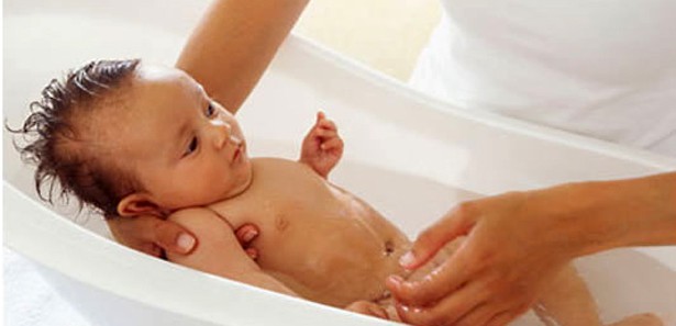 Bebekleri isilikten korumak için sık yıkayın 