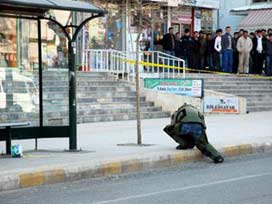 Bir dükkanın önüne bomba düzeneği bulundu 