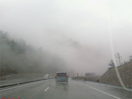 Bolu Dağı'nda sis ulaşımı etkiliyor 