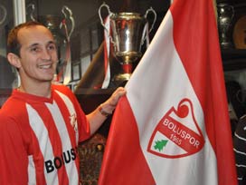 Bolusaspor'a Makedon orta saha