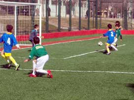 Bursaspor Futbol Okulu, rakip tanımıyor 