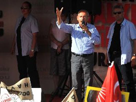 CHP karşı çıktığı TRT ŞEŞ'in kapısında 