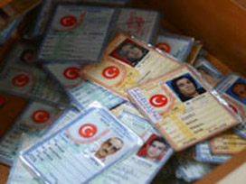 Çalınan kimlik kartı hayatını kararttı