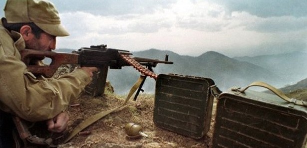 Cephe hattında gerginlik: 1 Azeri askeri şehit 