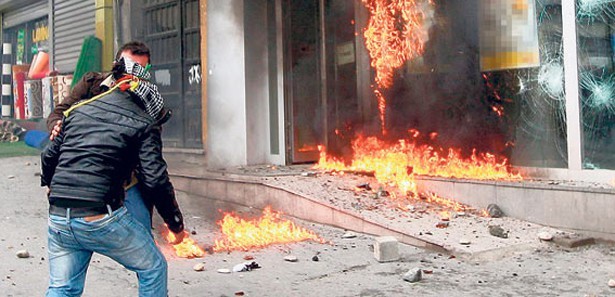 Cizre'de 2 ayrı yere eş zamanlı saldırı