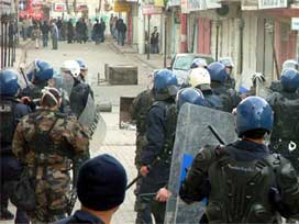 Cizre ve Nusaybinde izinsiz gösteriler 