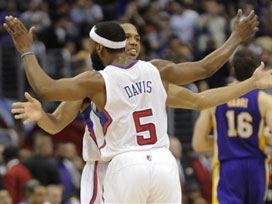 Clippers, Lakers'ın serisine son verdi 