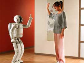 Çocuk robot Asimo sosyalleşiyor -