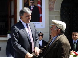 Cumhurbaşkanı Gül, Rum köyünde