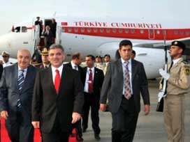 Cumhurbaşkanı Gül, Kuveyt'e geldi 