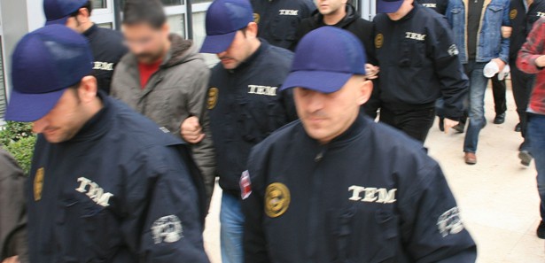 DHKP-C'de 30 KESK üyesine tutuklama 