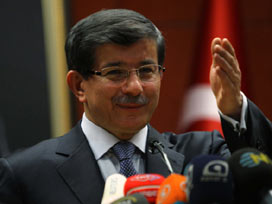 Davutoğlu: Aşık Veysel büyük bir değer 