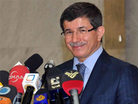 Davutoğlu, Barzani ile telefonda görüştü 