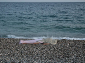 Denize düşen İranlı turist öldğ Denize düşen İranlı turist öldğ