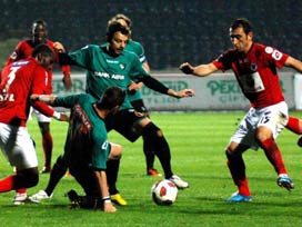 Denizlispor evinde Mersin'e vuruldu! 