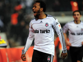 Derbide Beşiktaş'ın ilk golüne dikkat 