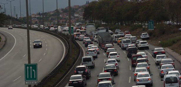 Dikkat! TEM 3 gün tek şerit akacak