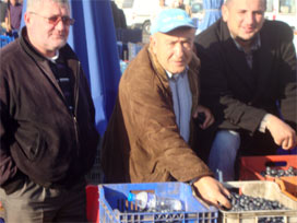Dışardan Gemlik'e zeytin getirenlere tepki