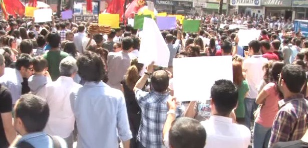 Diyarbakır'da protesto yürüyüşü 