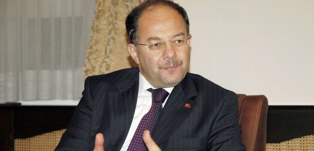 Domuz etinden çiğ köfte!