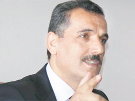 Eşin başını açsın seni vali yaparız!