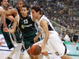 Efes ile Panathinaikos 17. randevuda 