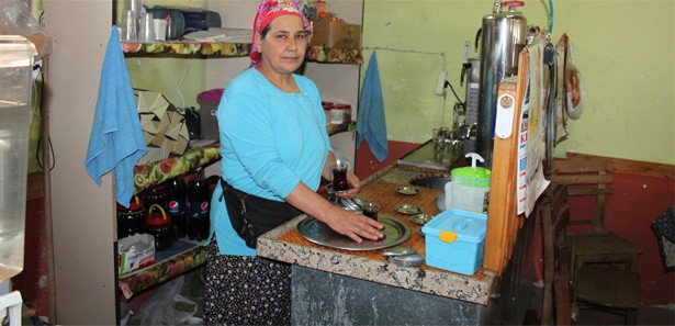 Elinin hamuruyla kahvehane işletiyor