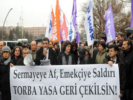 Emekçiler 'torba yasa'yı protesto etti Emekçiler 'torba yasa'yı protesto etti