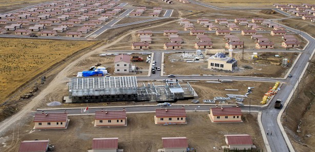 Emekli hemşireden Van'a 21 derslikli okul