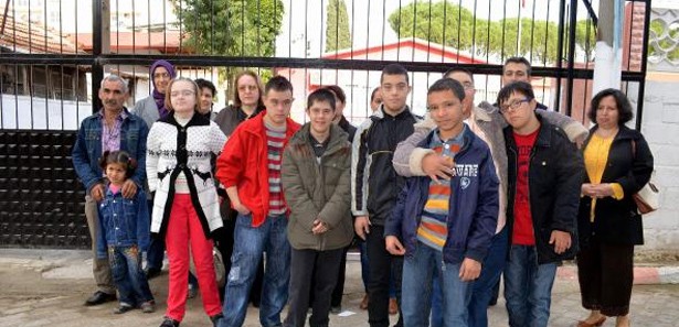 Engelli çocuklara okul engelli