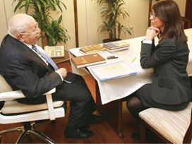 Erbakan: AKP dini değiştirmeye çalışıyor
