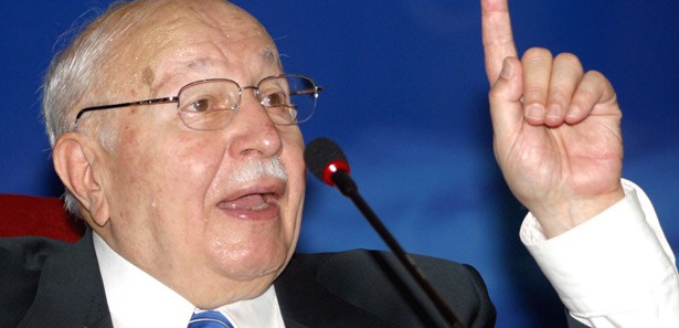 Erbakan, Fatih Camii'nde dualarla anıldı