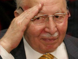 Erbakan'ı taşıyan uçakta duygusal anlar