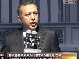 Erdoğan'dan pankart haberine eleştiri 