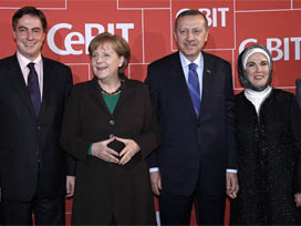 Erdoğan ve Merkel, CEBIT furarında 
