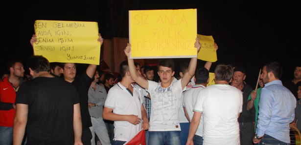 Ereğli'de gençler AK Parti'ye destek için yürüdü