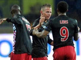 Eredivisie'de PSV liderliğini korudu 