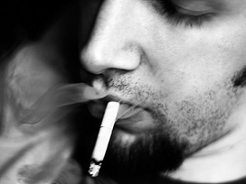Erkeklerde sigaradan ölüm en çok Türkiye´de 