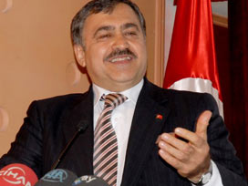 Eroğlu bayramda tokalaşma rekoru kırdı!