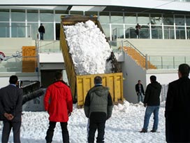 Erzurum'a dağdan taşıma kar 