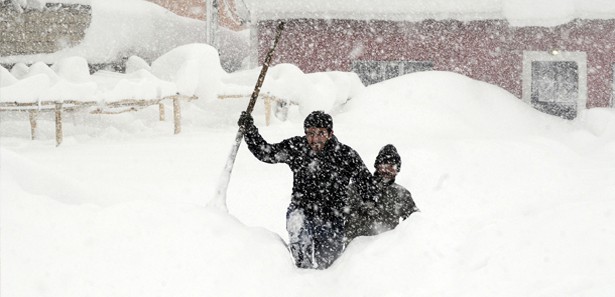 Erzurum ve Ağrı eksi 26 dereceyi gördü!