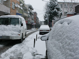 Eskişehir'e mevsimin ilk karı yağdı 