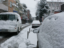 Eskişehir'e mevsimin ilk karı yağdı
